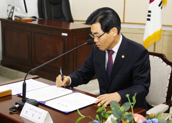 UN 제5사무국 한국유치 업무 협약식 - 3