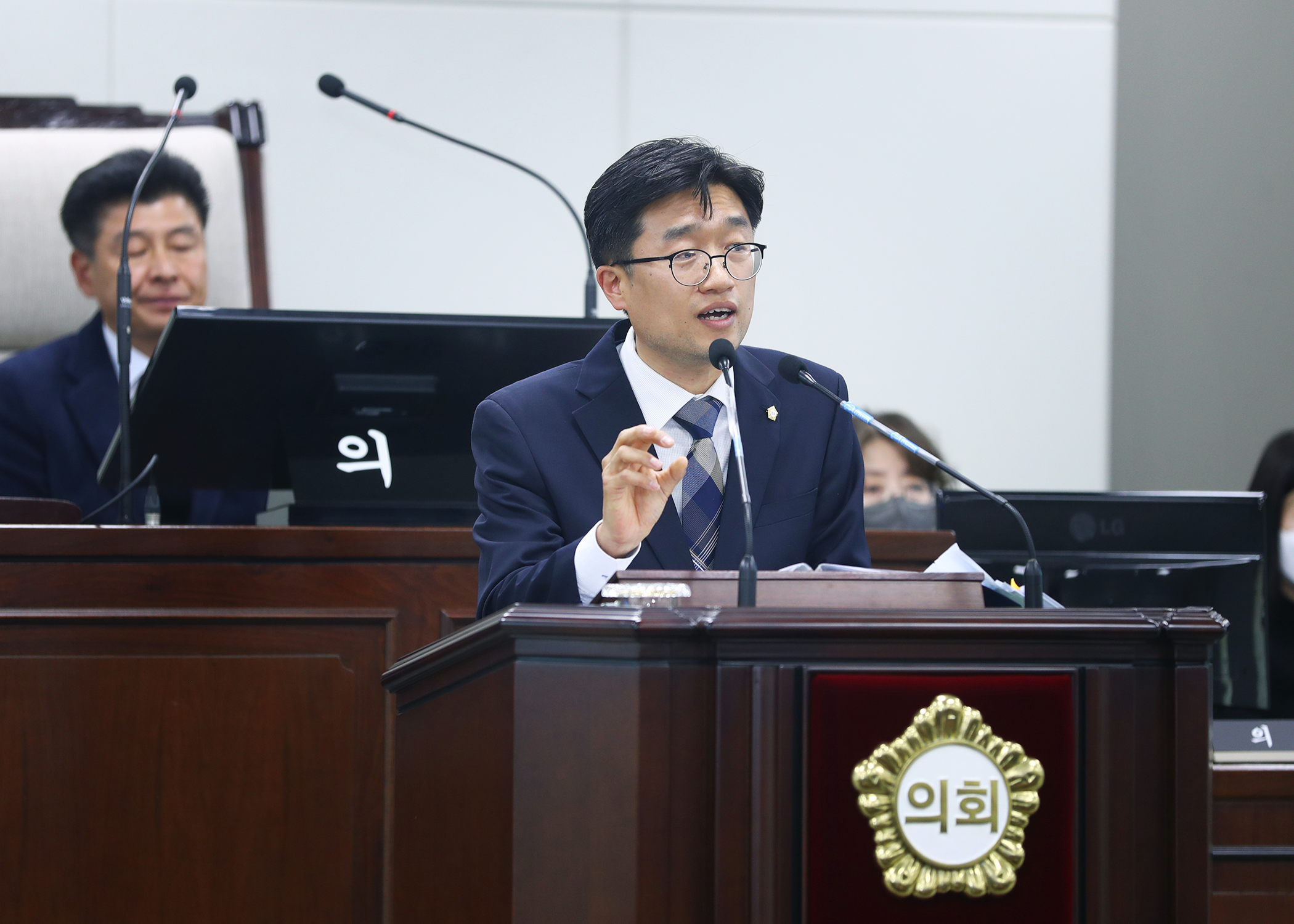 제298회 정례회 제2차 본회의 - 3