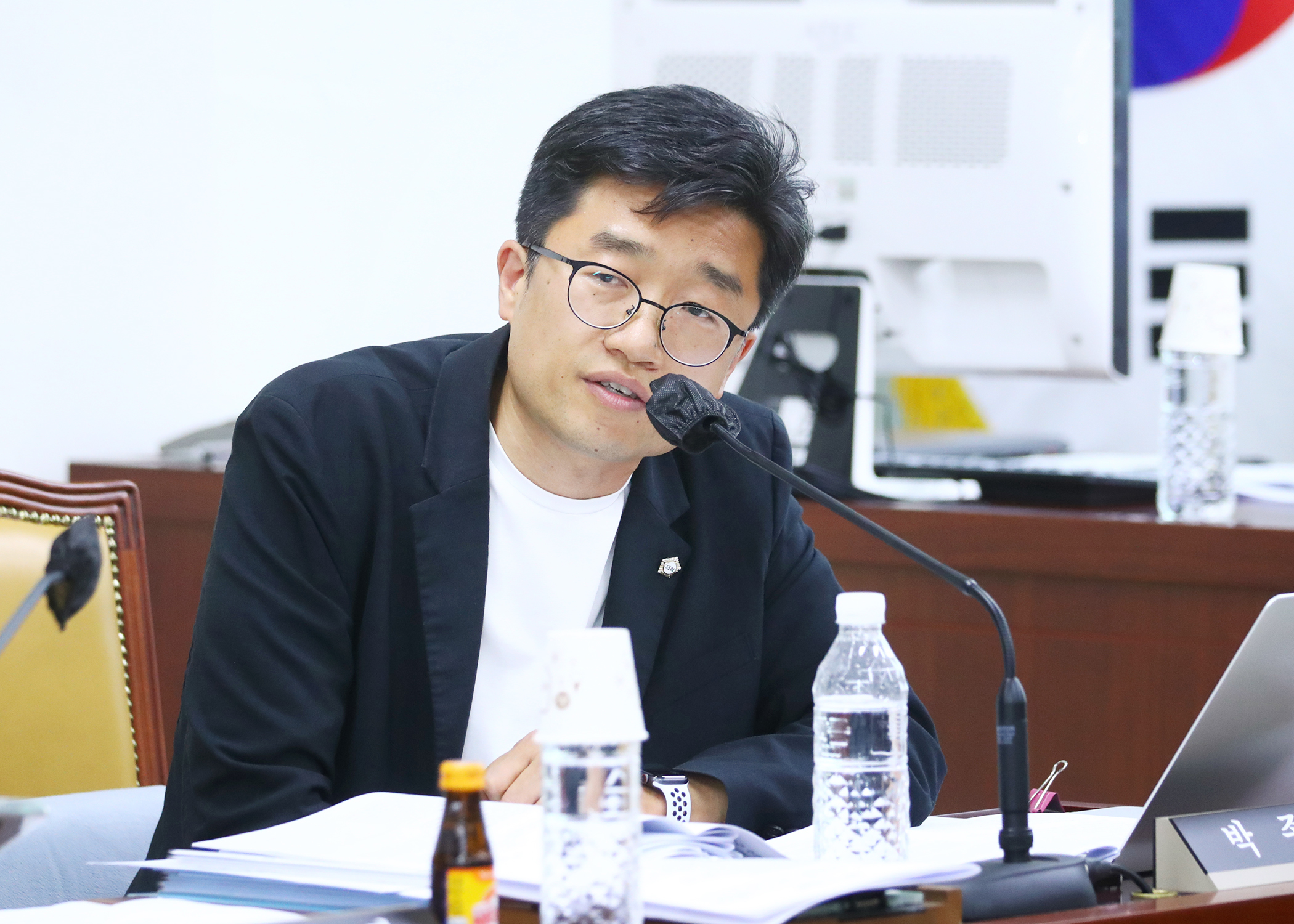 제302회 임시회 행정교육위원회 - 1