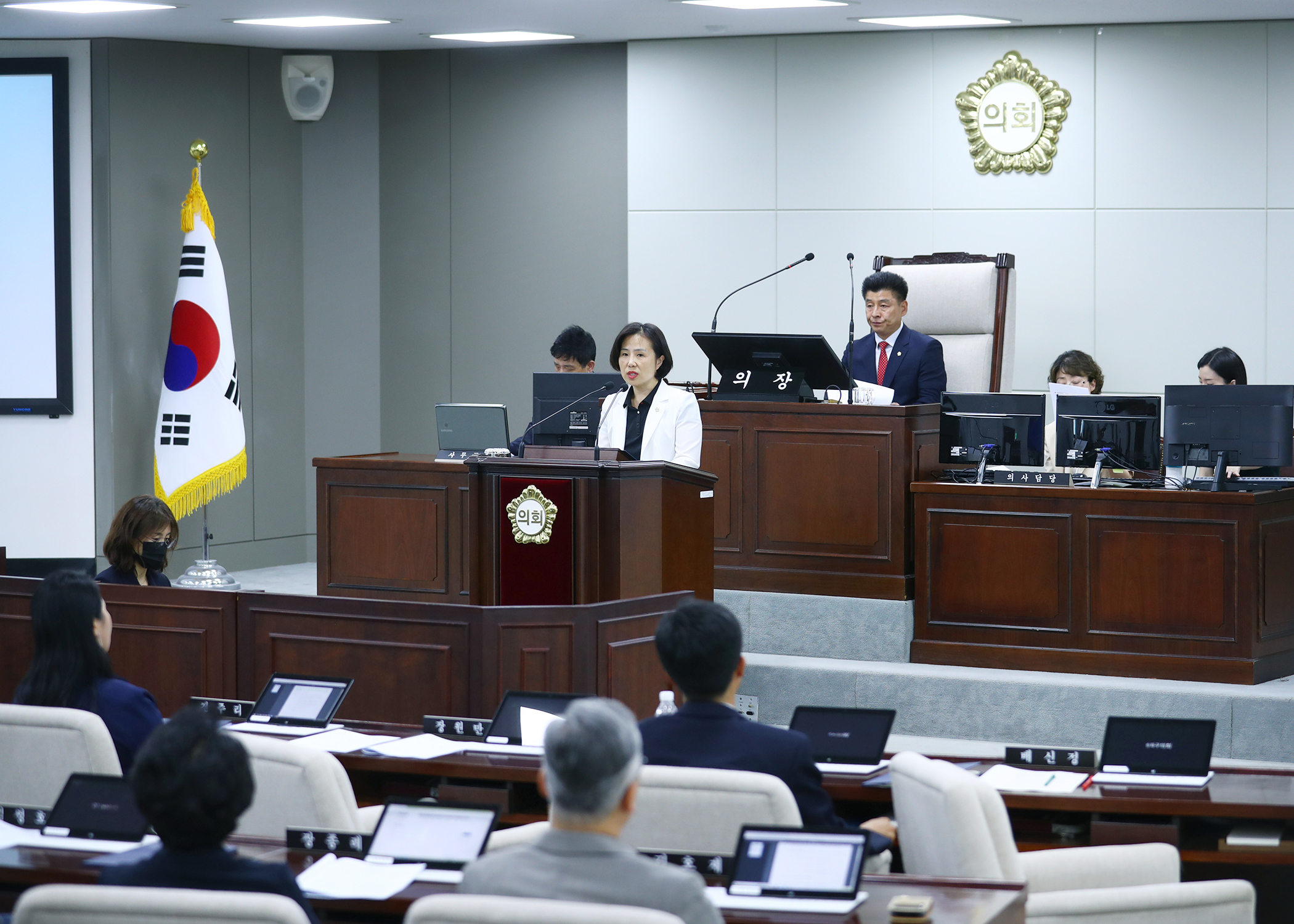 제303회 정례회 개회 - 6