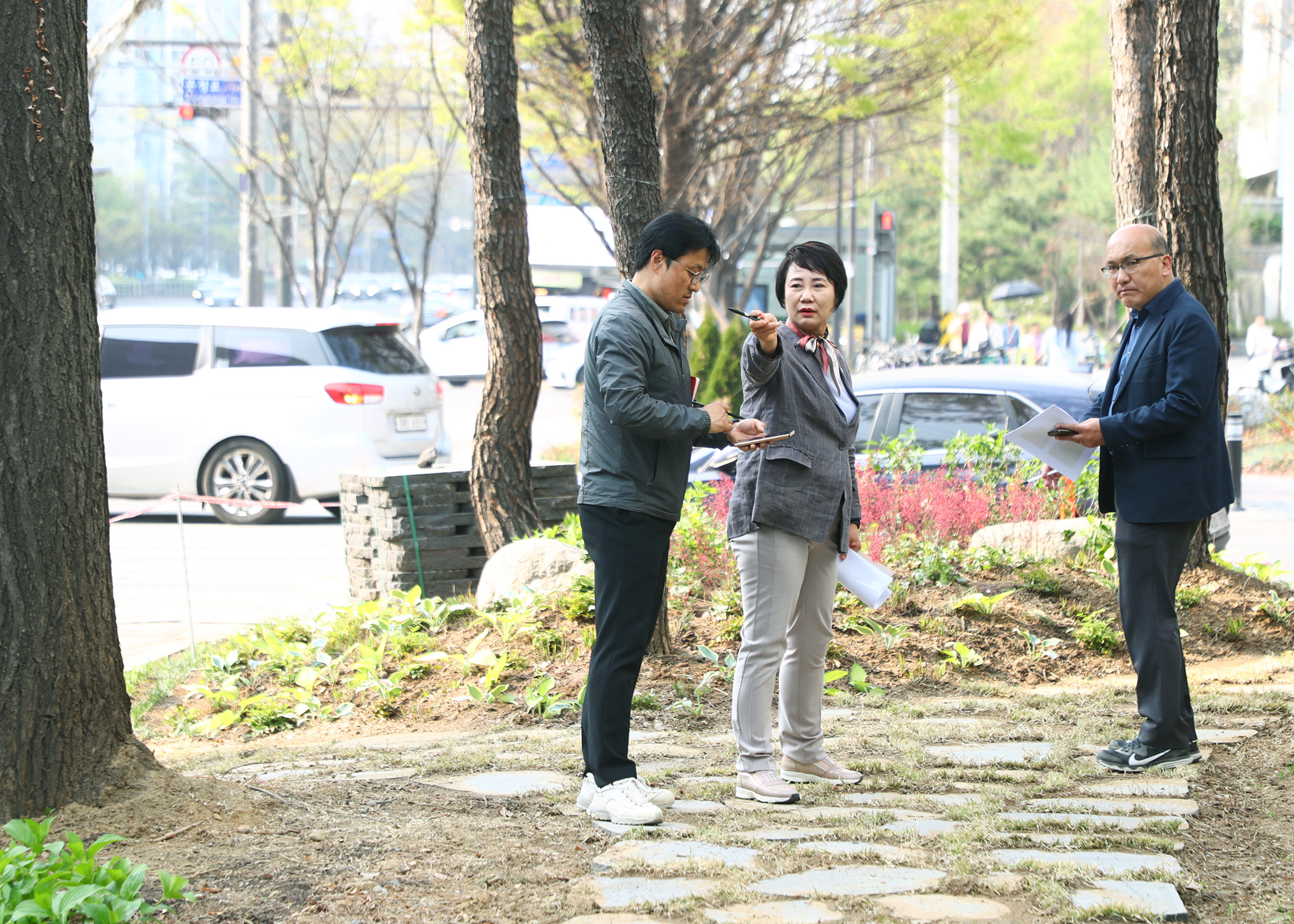 보행녹지를 연계한 가로변(완충녹지) 쉼터 조성사업 현장방문 - 3