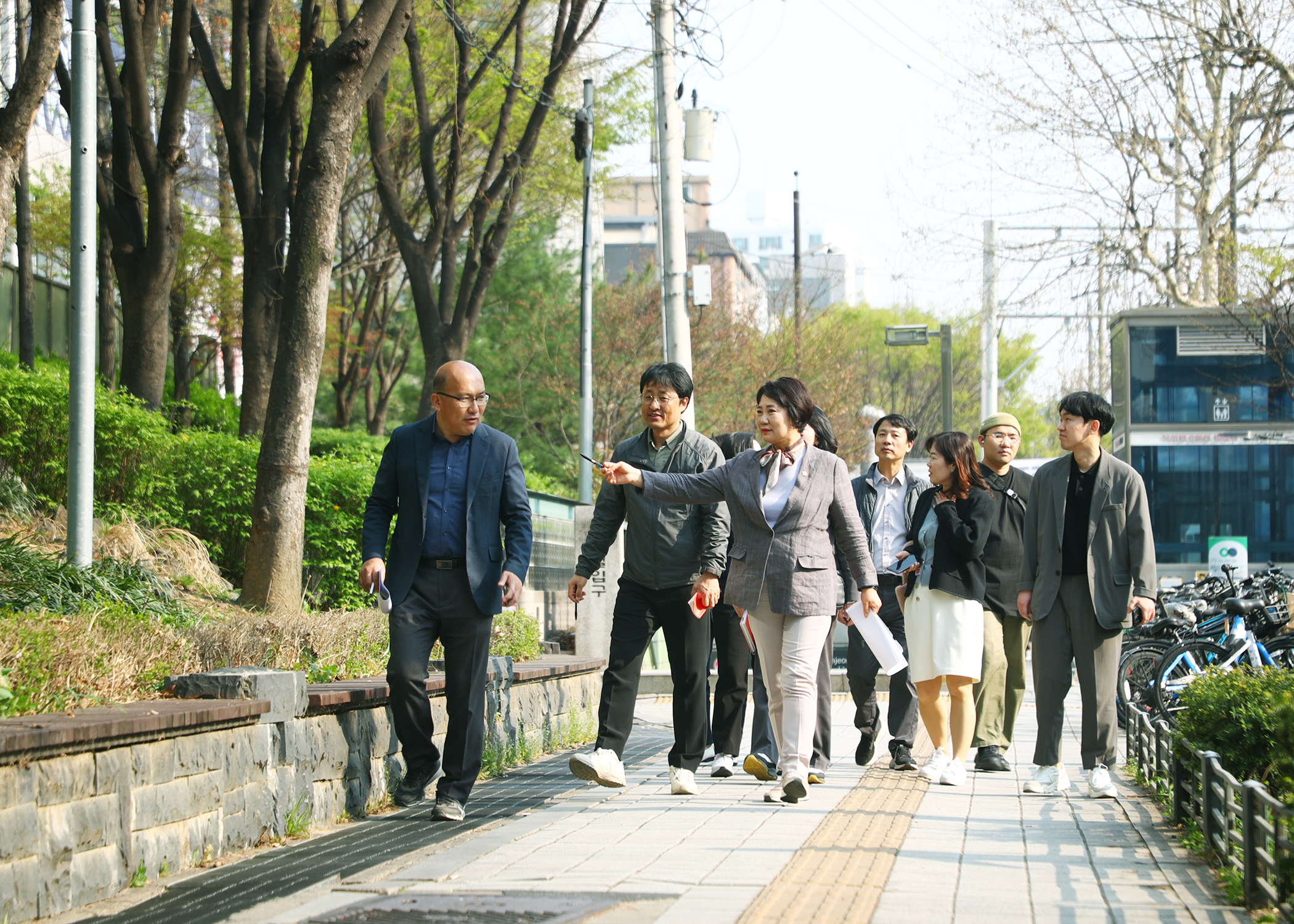 보행녹지를 연계한 가로변(완충녹지) 쉼터 조성사업 현장방문 - 5
