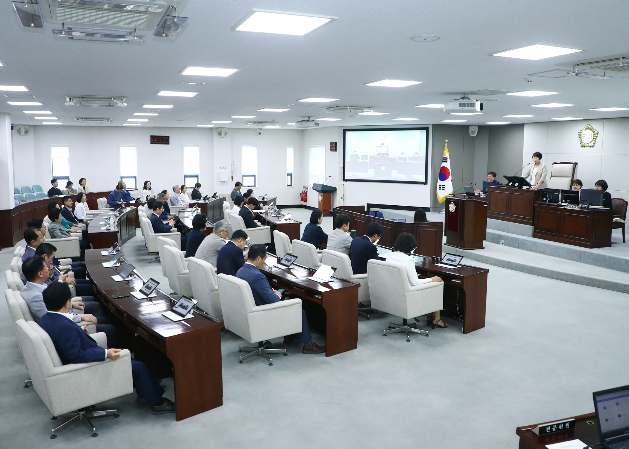 제323회 정례회 폐회 - 6
