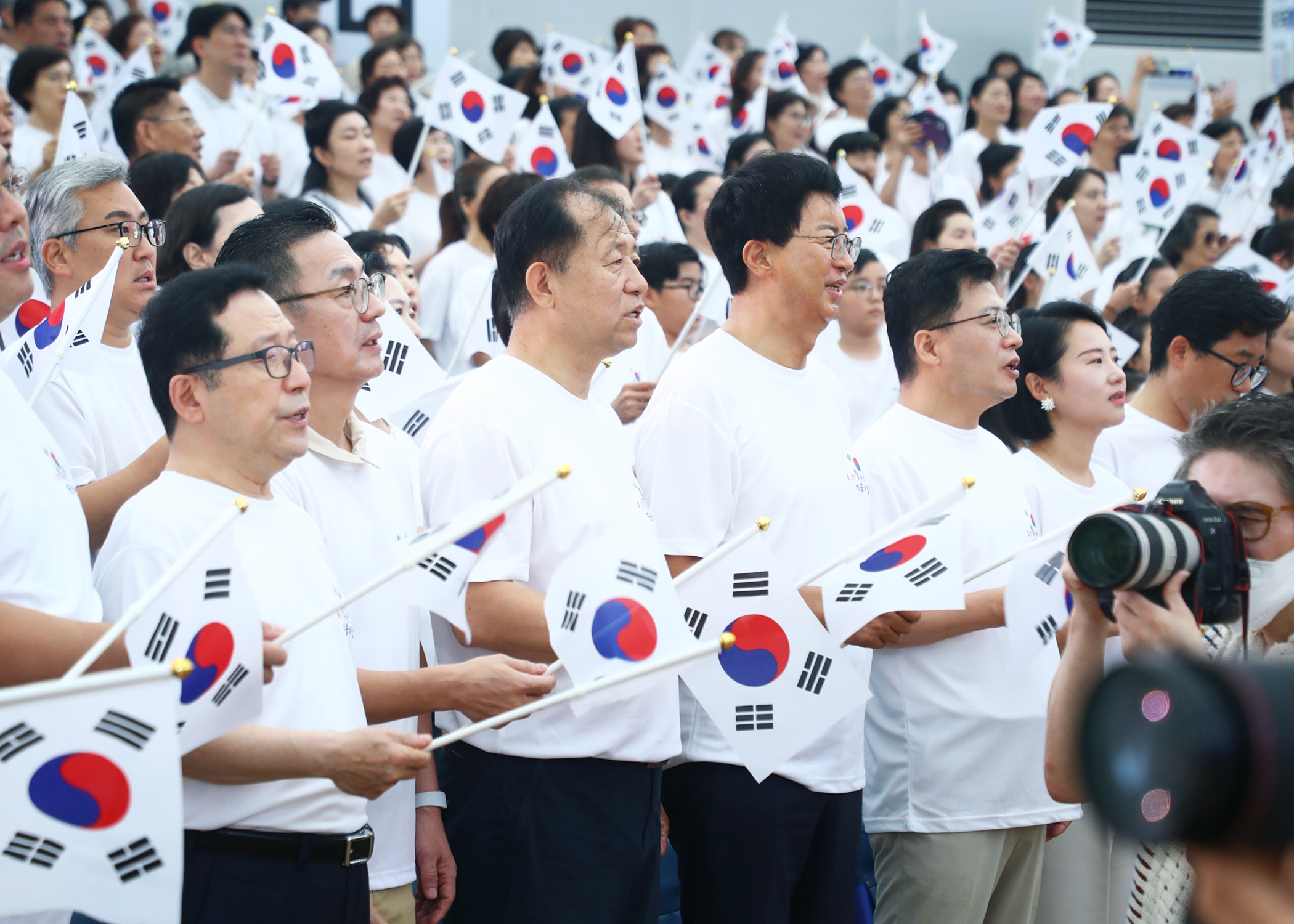 8.15 빛을 되찾은 날 기쁨의 합창 - 30