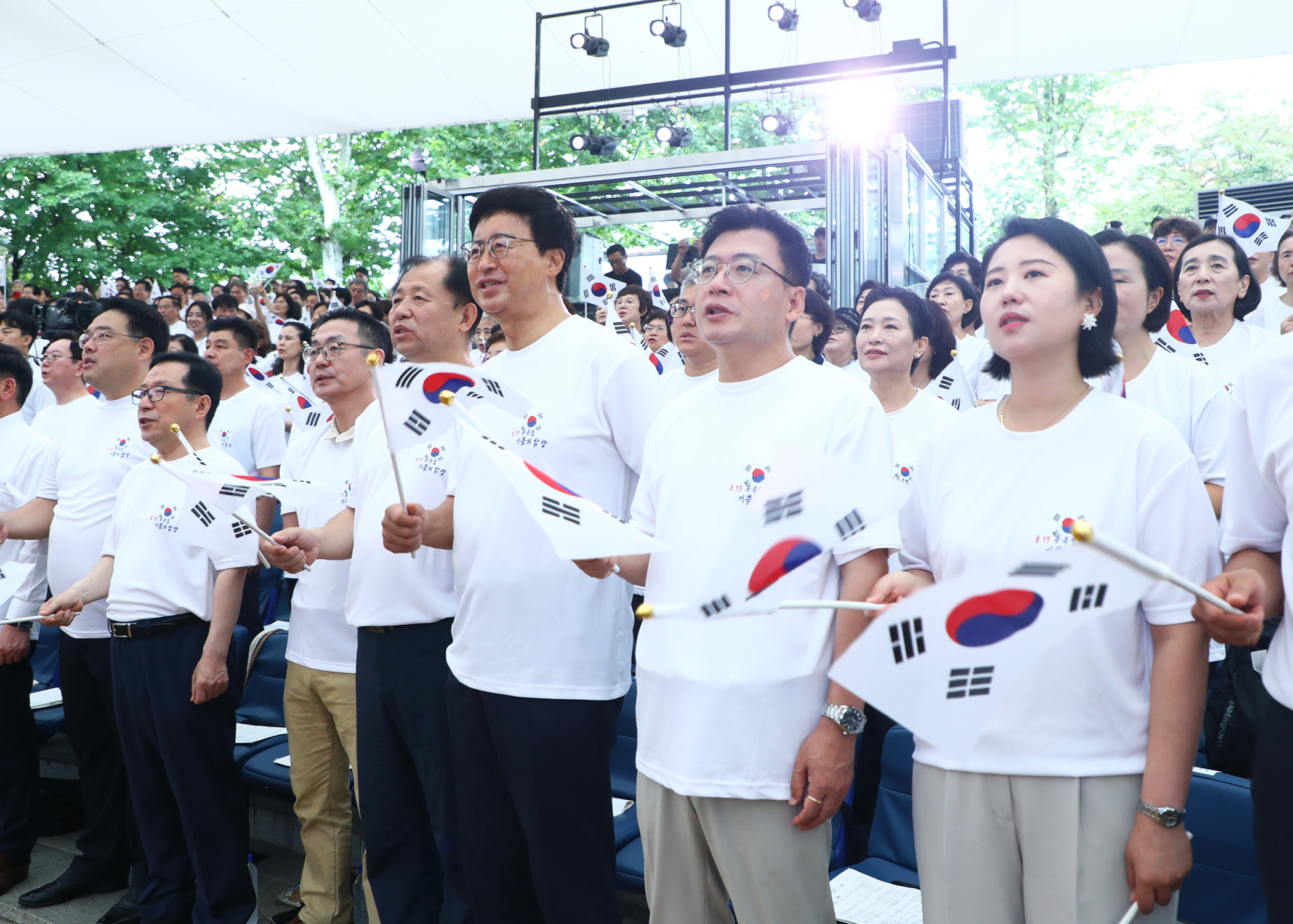 8.15 빛을 되찾은 날 기쁨의 합창 - 33