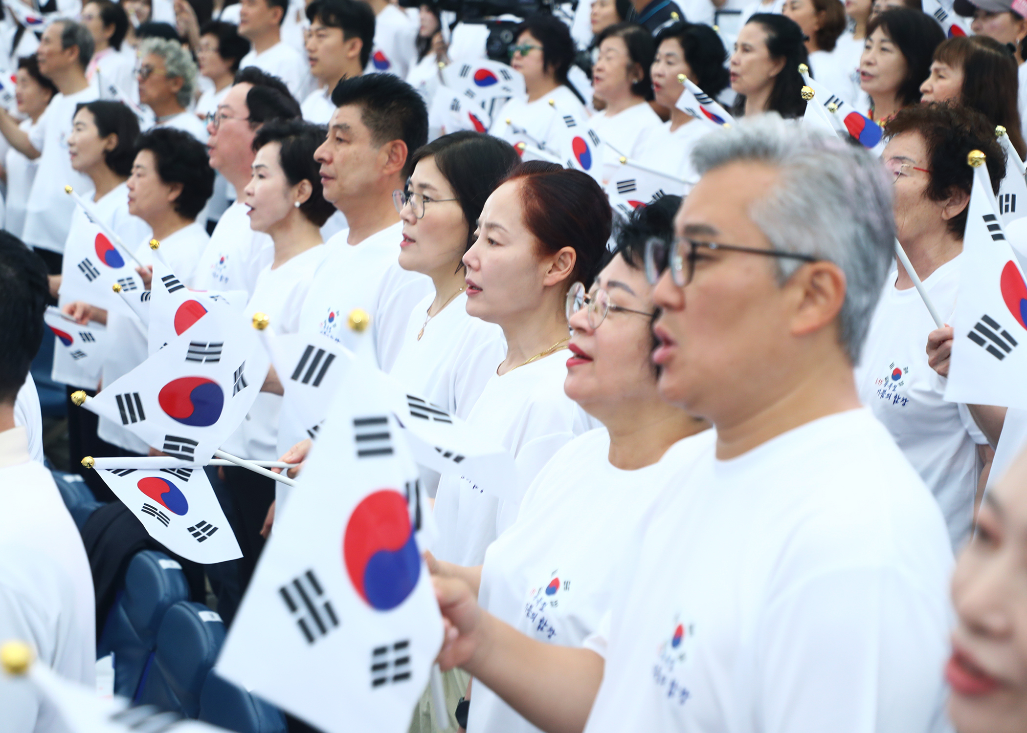 8.15 빛을 되찾은 날 기쁨의 합창 - 34