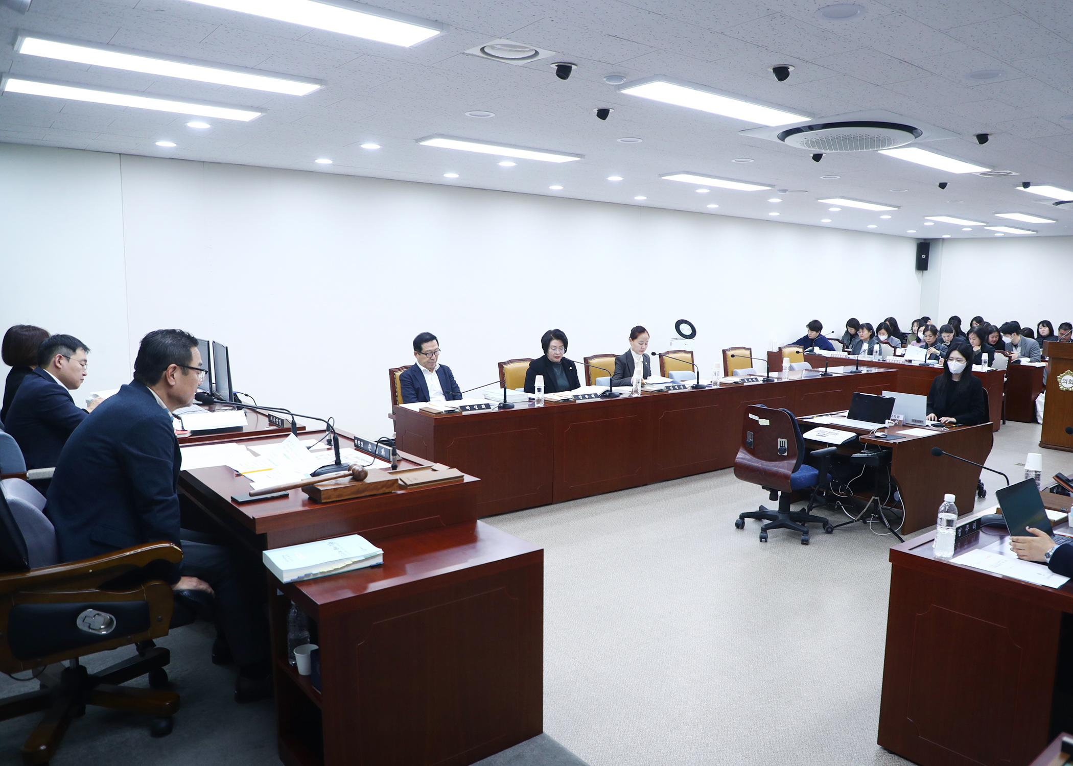 제327회 정례회 행정교육위원회 - 6