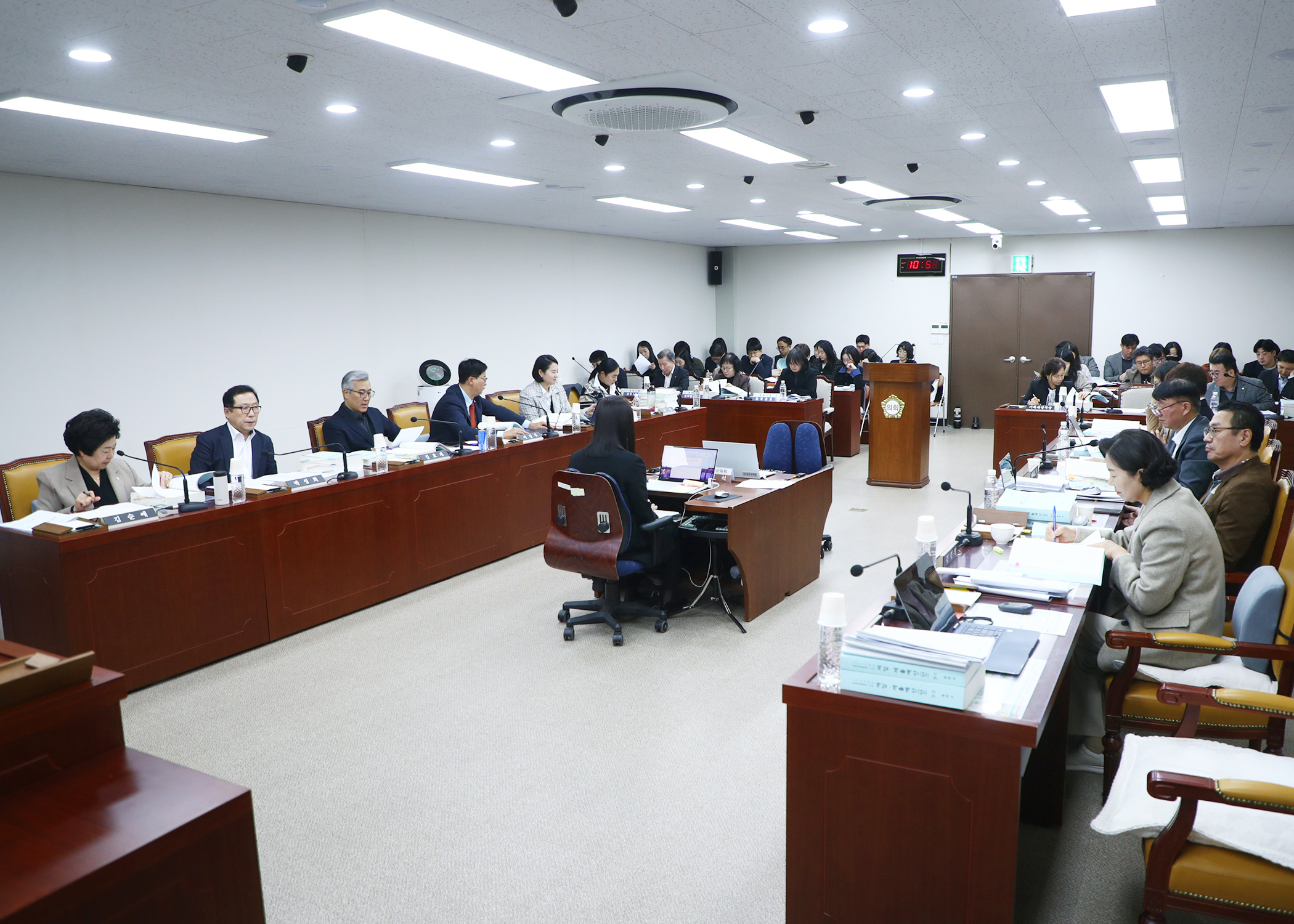 제327회 정례회 예산결산특별위원회 - 8