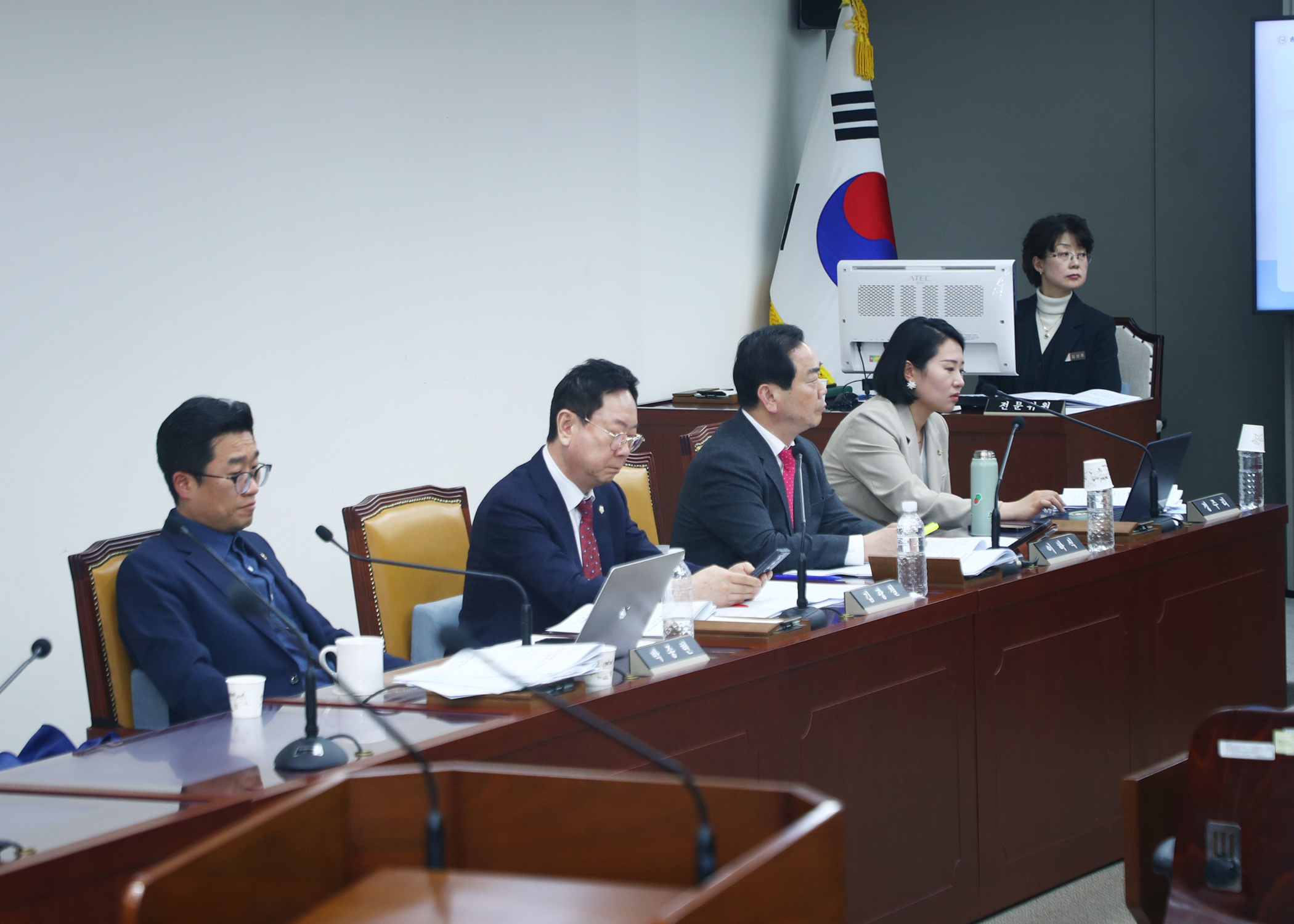 제329회 임시회 행정교육위원회 - 18