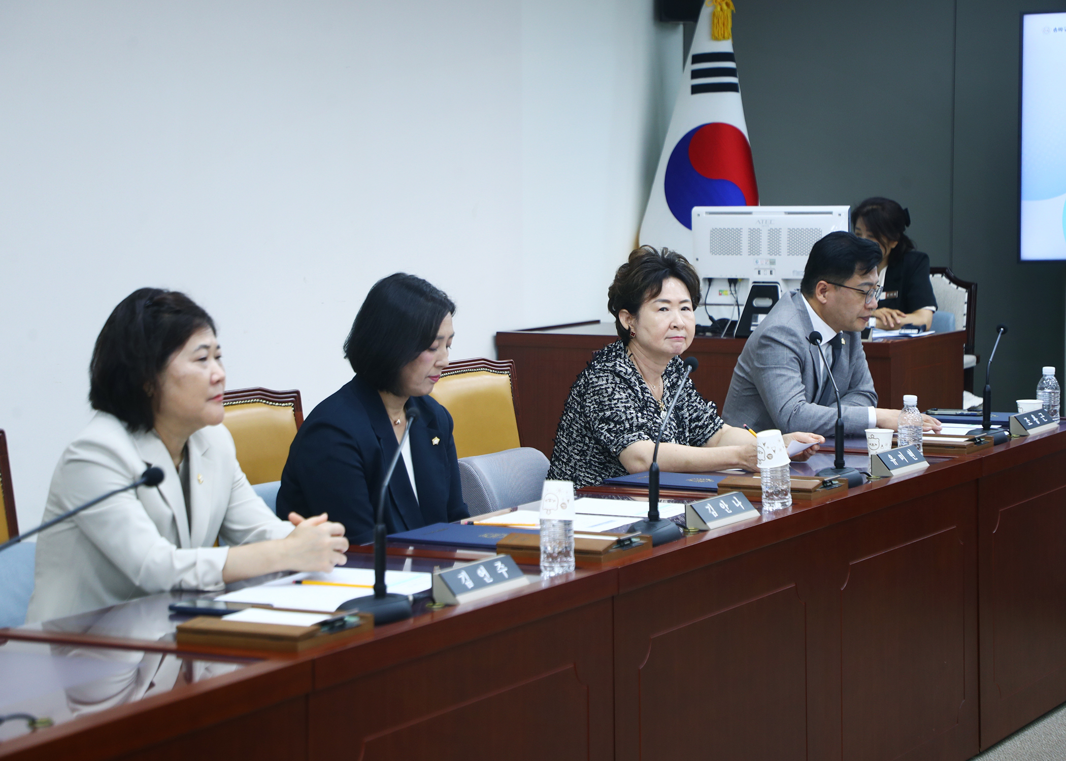 제333회 임시회 행정교육위원회 - 1