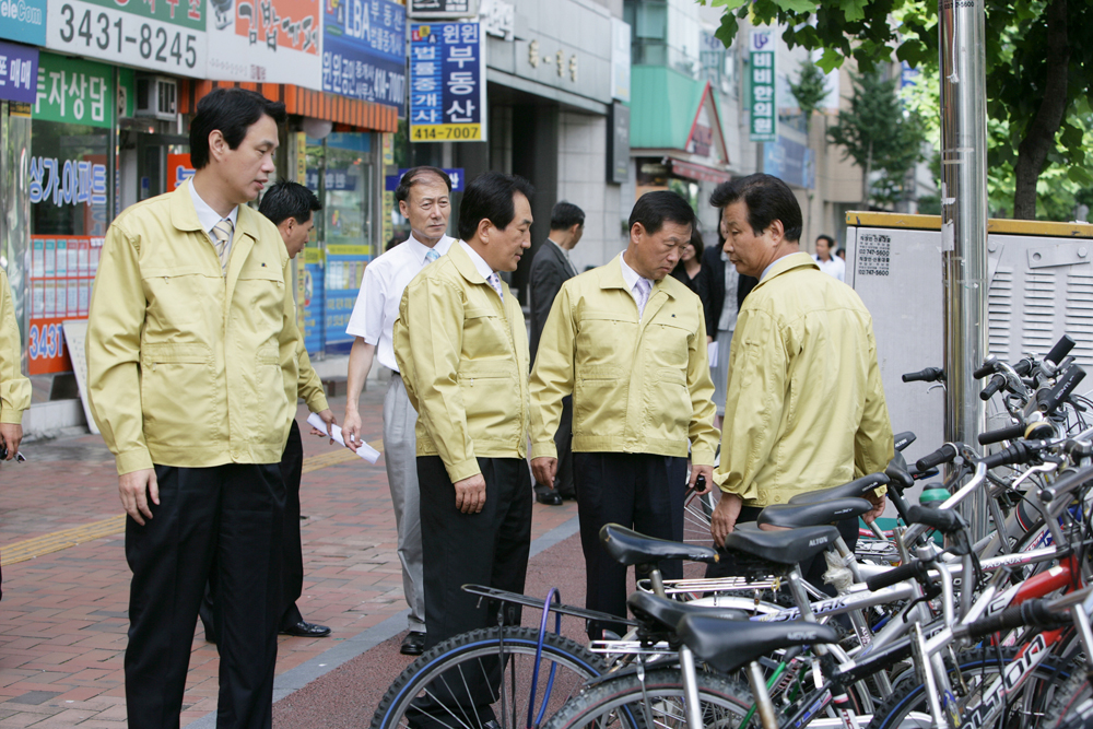 재정건설위원회 현장방문(잠실본동 근린공원, 누에실길) - 1