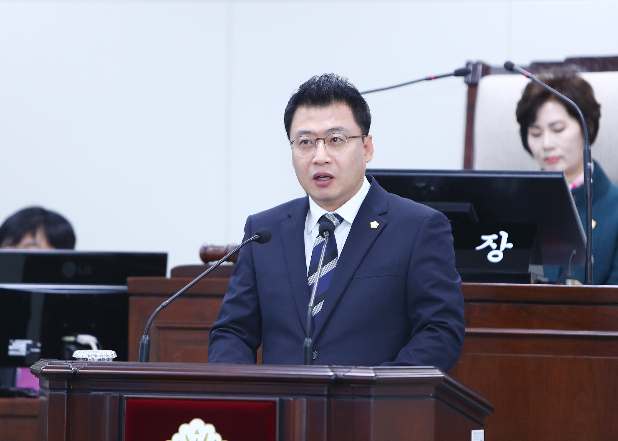 제261회 정례회 본회의 개의 - 1