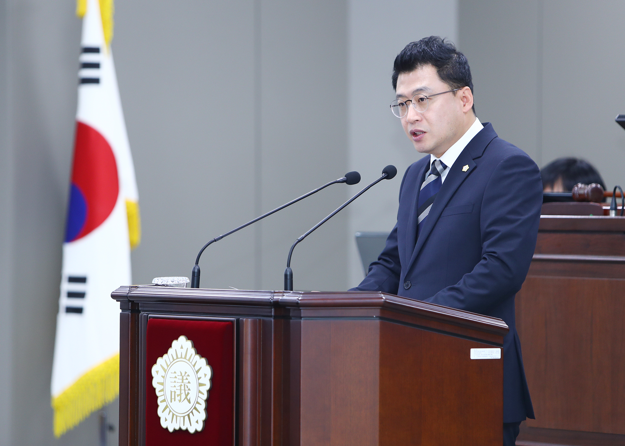 제261회 정례회 본회의 개의 - 4