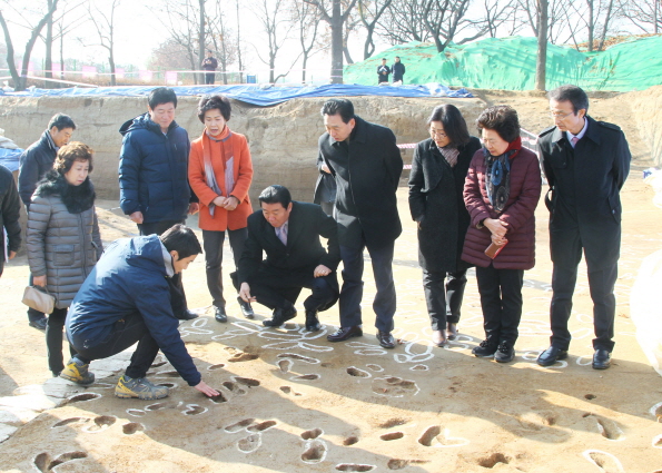 행정보건위원회 현장방문(몽촌토성 내성농장부지 및 외측일원 발굴조사) - 15