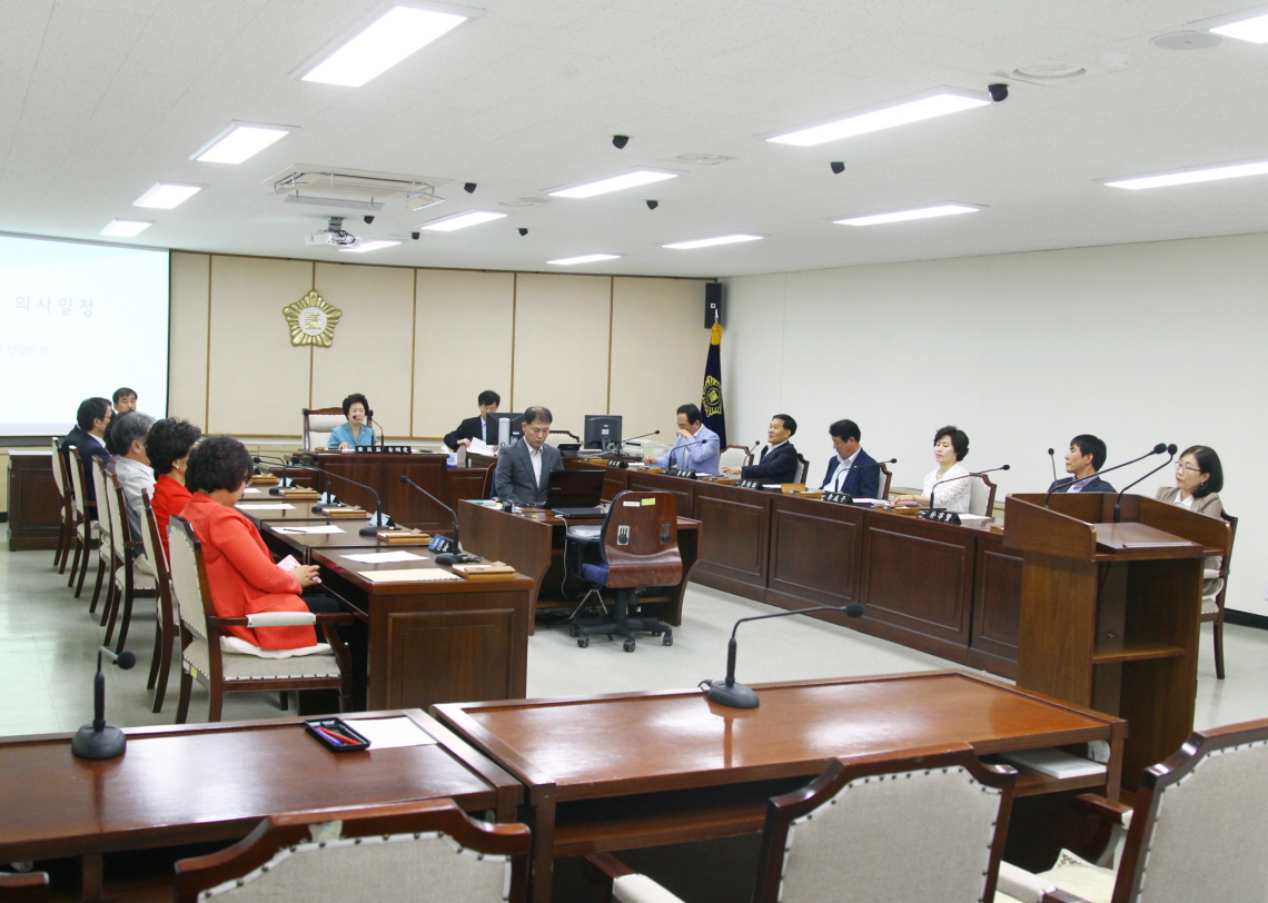 제221회 정례회 예산결산특별위원회 - 1