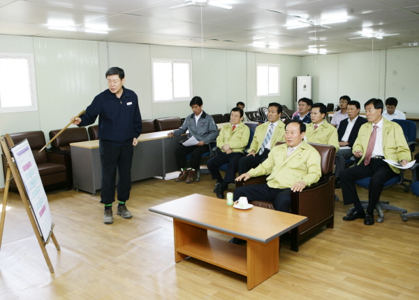 도시건설위원회 현장방문 - 마천동 국민임대아파트 공사현장 - 1