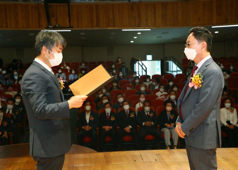 제8회 전국동시지방선거 당선증 교부식