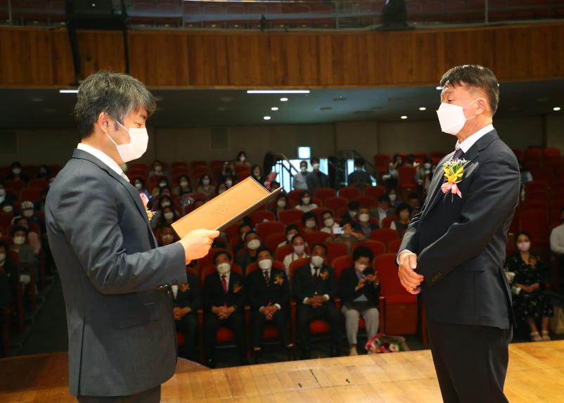 제8회 전국동시지방선거 당선증 교부식