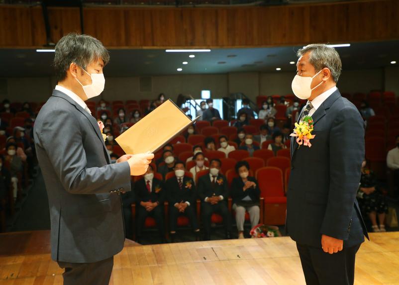 제8회 전국동시지방선거 당선증 교부식