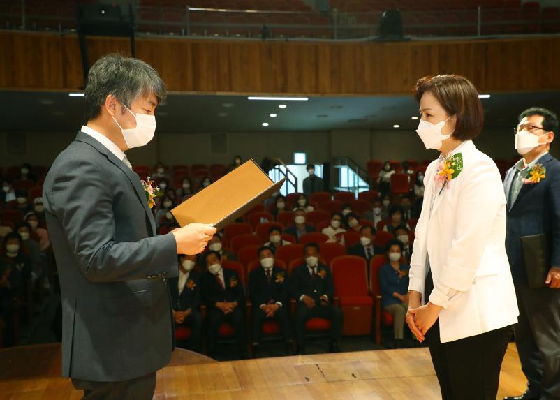 제8회 전국동시지방선거 당선증 교부식