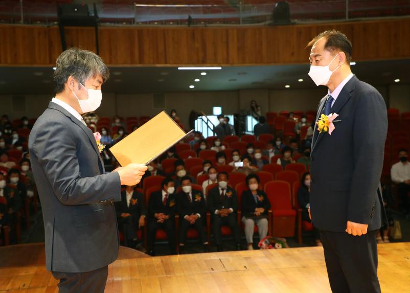 제8회 전국동시지방선거 당선증 교부식