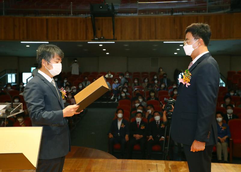 제8회 전국동시지방선거 당선증 교부식