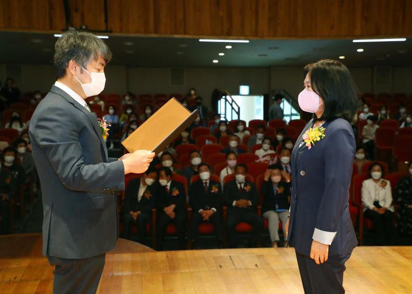 제8회 전국동시지방선거 당선증 교부식