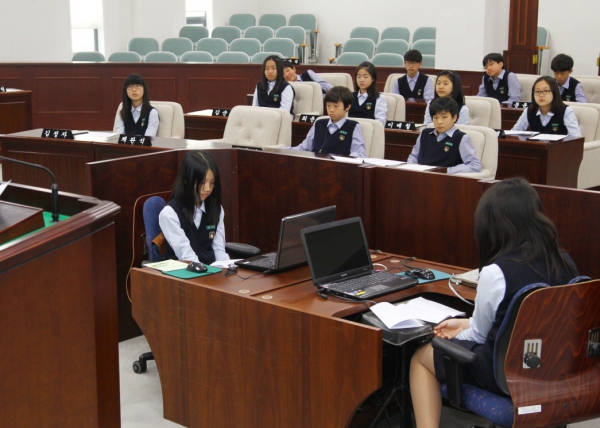 신천중학교 - 청소년 의회교실