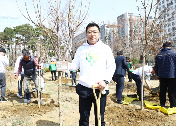 제74회 식목일 기념 나무심기 행사