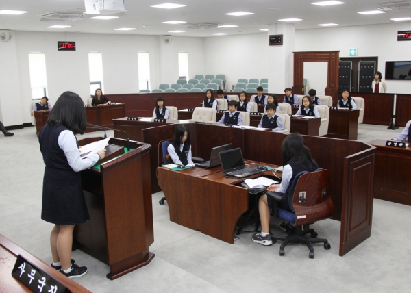 신천중학교 - 청소년 의회교실