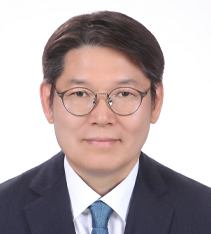 정성일